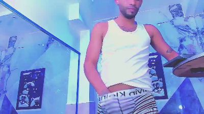 dominic_max1 live cam on Cam4