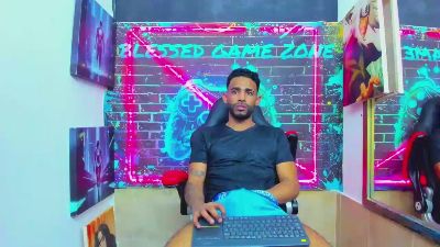 dominic_max1 live cam on Cam4