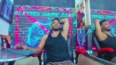dominic_max1 live cam on Cam4