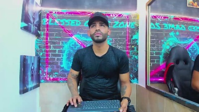 dominic_max1 live cam on Cam4