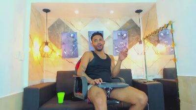 dominic_max1 live cam on Cam4