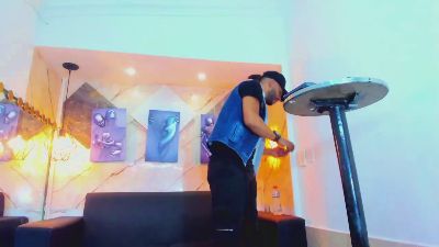 dominic_max1 live cam on Cam4