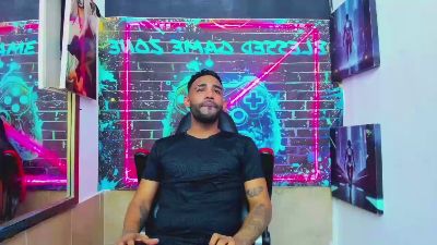 dominic_max1 live cam on Cam4
