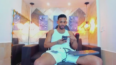 dominic_max1 live cam on Cam4