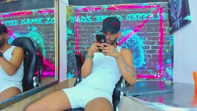 dominic_max1 live cam on Cam4