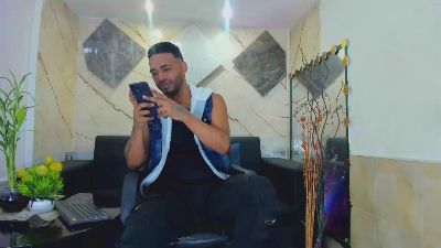 dominic_max1 live cam on Cam4