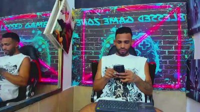 dominic_max1 live cam on Cam4