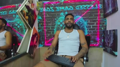 dominic_max1 live cam on Cam4