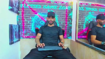 dominic_max1 live cam on Cam4