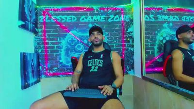 dominic_max1 live cam on Cam4