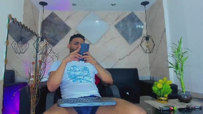 dominic_max1 live cam on Cam4