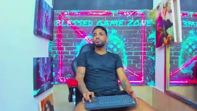 dominic_max1 live cam on Cam4
