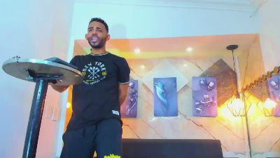 dominic_max1 live cam on Cam4