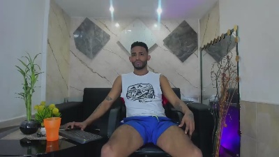 dominic_max1 live cam on Cam4