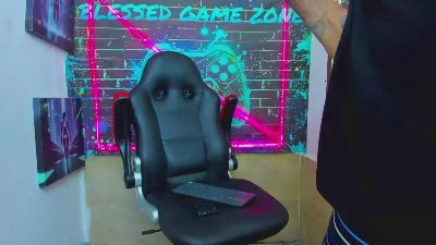 dominic_max1 live cam on Cam4
