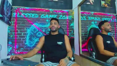 dominic_max1 live cam on Cam4