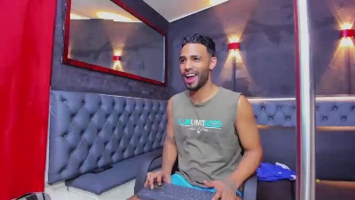 dominic_max1 live cam on Cam4