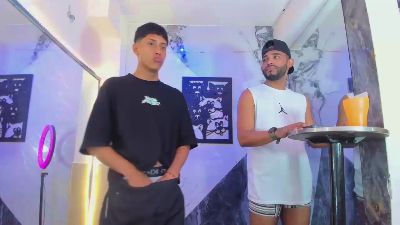 dominic_max1 live cam on Cam4