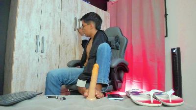 dominicfrost live cam on Cam4