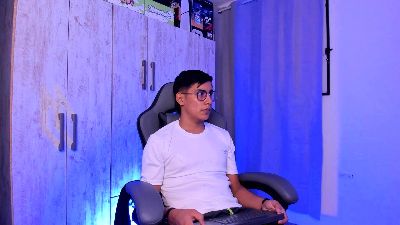 dominicfrost live cam on Cam4