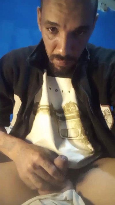 dotadovergud4 live cam on Cam4