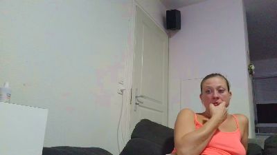 doucebrune68 live cam on Cam4