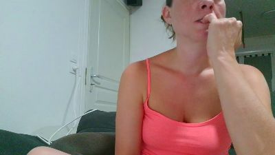 doucebrune68 live cam on Cam4