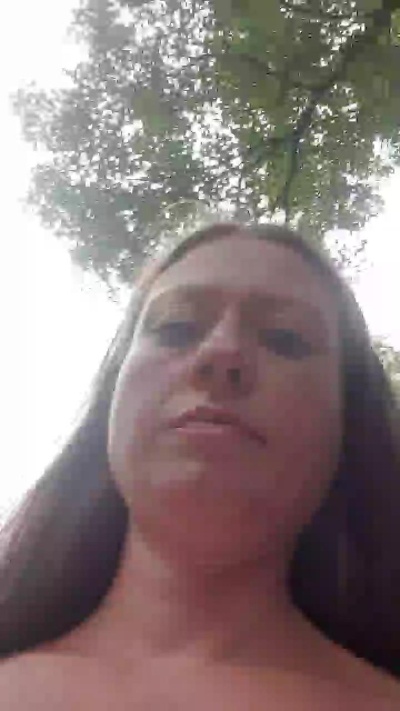 doucebrune68 live cam on Cam4