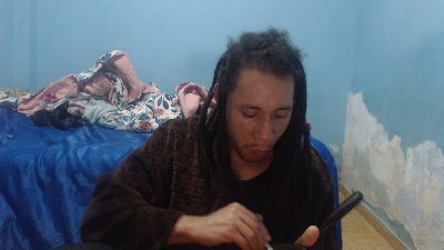 dracaris_grey1 live cam on Cam4