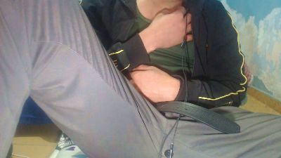 dracaris_grey1 live cam on Cam4