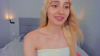 dreamira live cam on Cam4