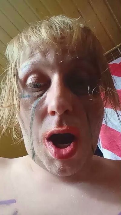 dressedZombie live cam on Cam4