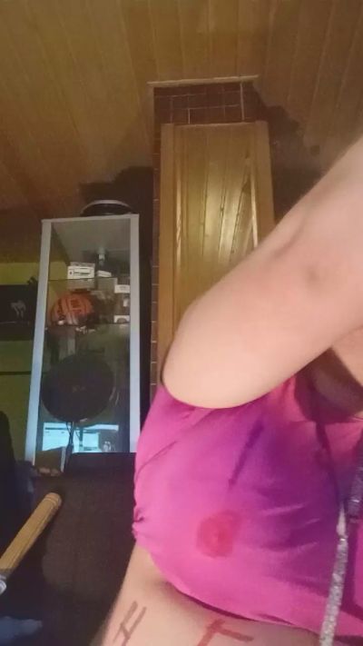 dressedZombie live cam on Cam4