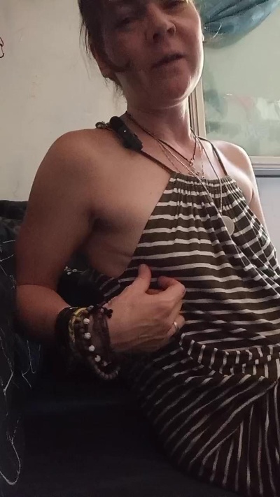 dubvibe_germany live cam on Cam4