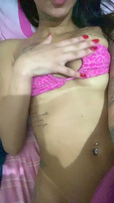 dudarosinha live cam on Cam4