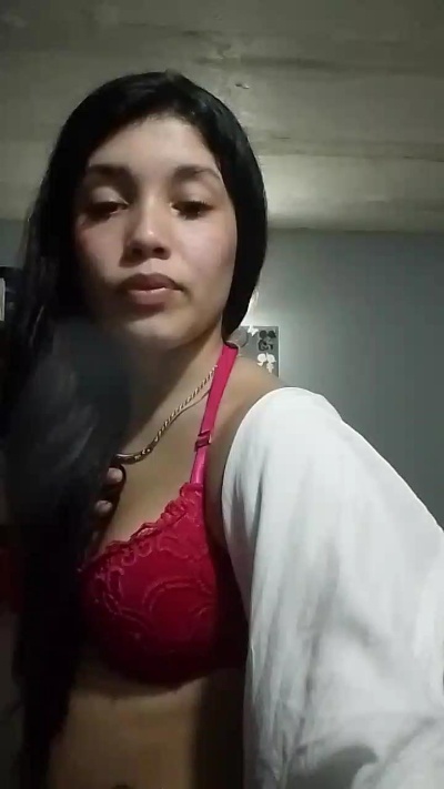 dulcechica4 live cam on Cam4