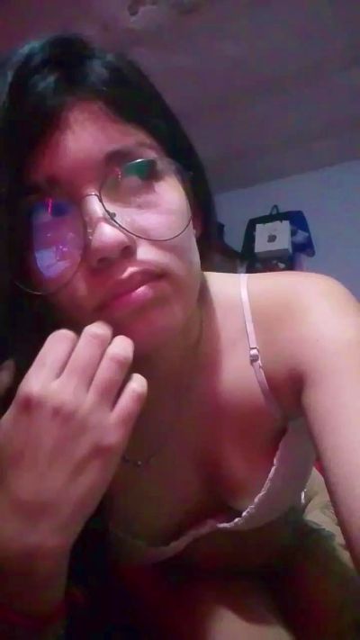 dulcechica4 live cam on Cam4