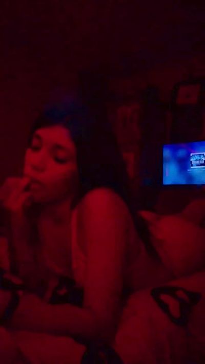 dulcechica4 live cam on Cam4