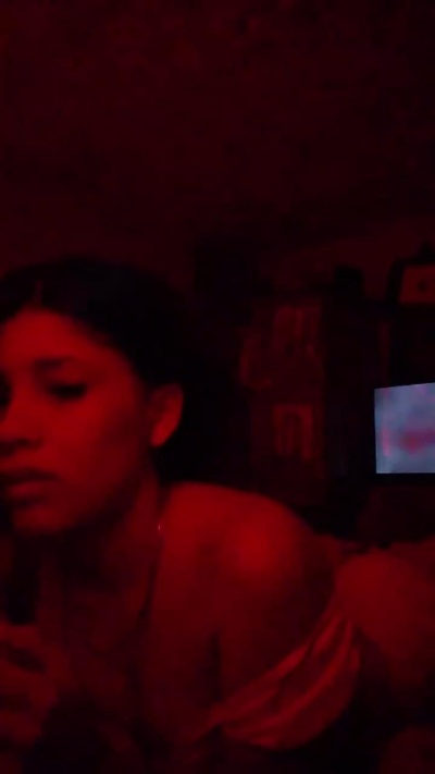 dulcechica4 live cam on Cam4