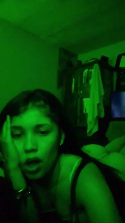 dulcechica4 live cam on Cam4