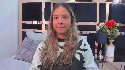 dulcelyra live cam on Cam4
