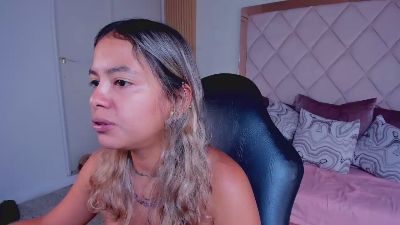 dulcelyra live cam on Cam4
