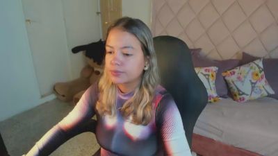 dulcelyra live cam on Cam4