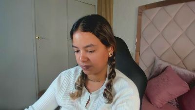 dulcelyra live cam on Cam4