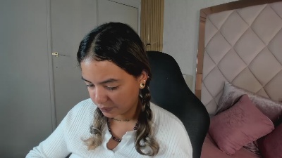 dulcelyra live cam on Cam4