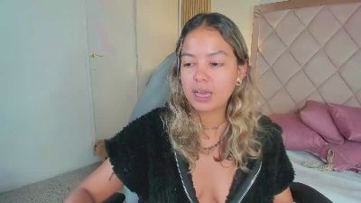 dulcelyra live cam on Cam4