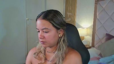 dulcelyra live cam on Cam4