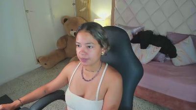 dulcelyra live cam on Cam4