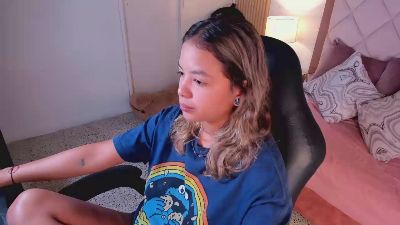 dulcelyra live cam on Cam4