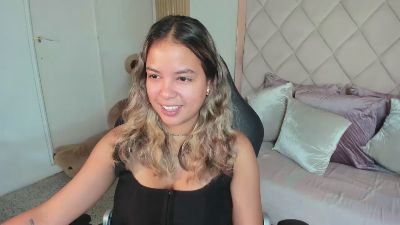 dulcelyra live cam on Cam4
